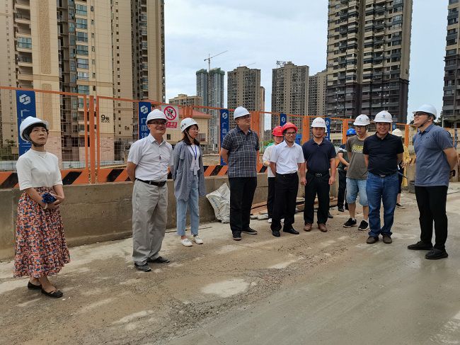 调研现场。彭永彬 摄（建图）.jpg