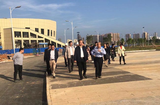 调研现场。何传康 摄（建图）.jpg